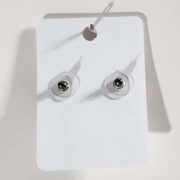 Red circle pierced Earrings. condition new. - Picture 4 of 4